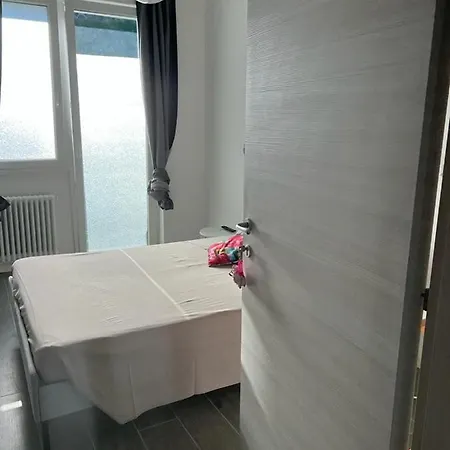 بيت ضيافة Garda33_6a 3*